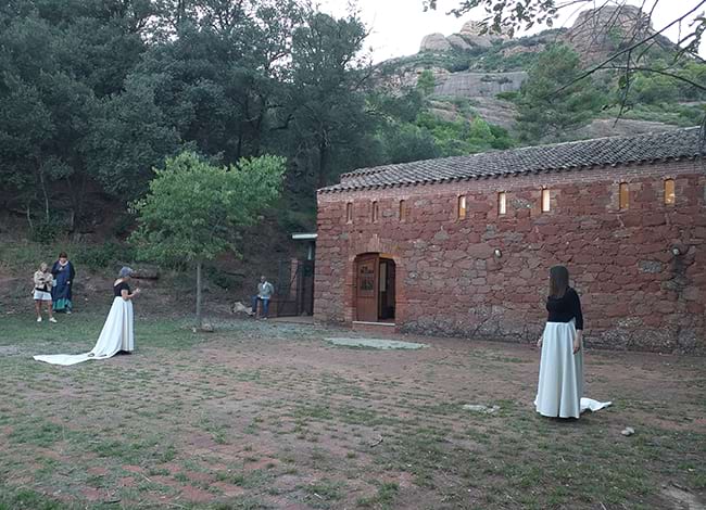 Performance durant la inauguració de l'exposició de C-72R. Autora: Joana Sardà