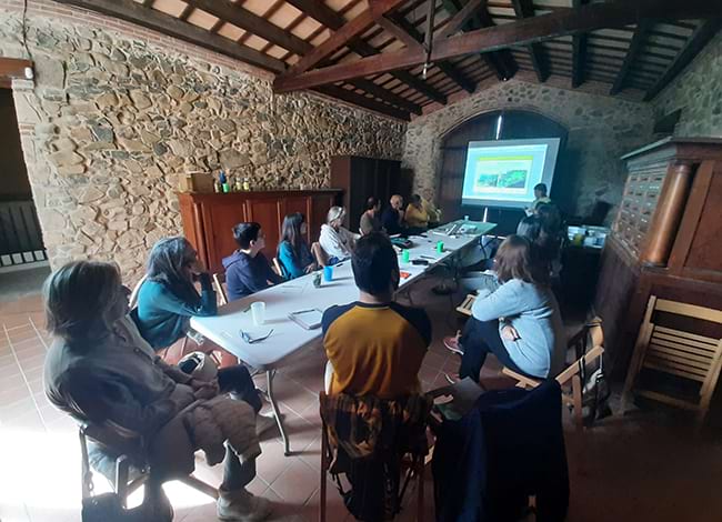 Participants a la jornada d'informadors a la masia Can Bosc. Autoria: XPN