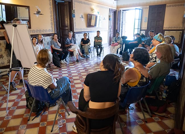 Sessió teòrica de la Summer School Professional de Teràpia de Bosc. Autor: FTHub