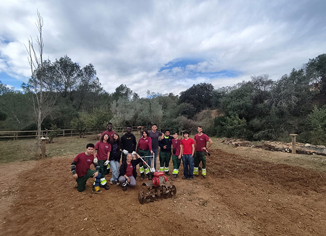 Grup d'estudiants de l'ISMAB. Autoria: Parc Natural de la Serra de Collserola